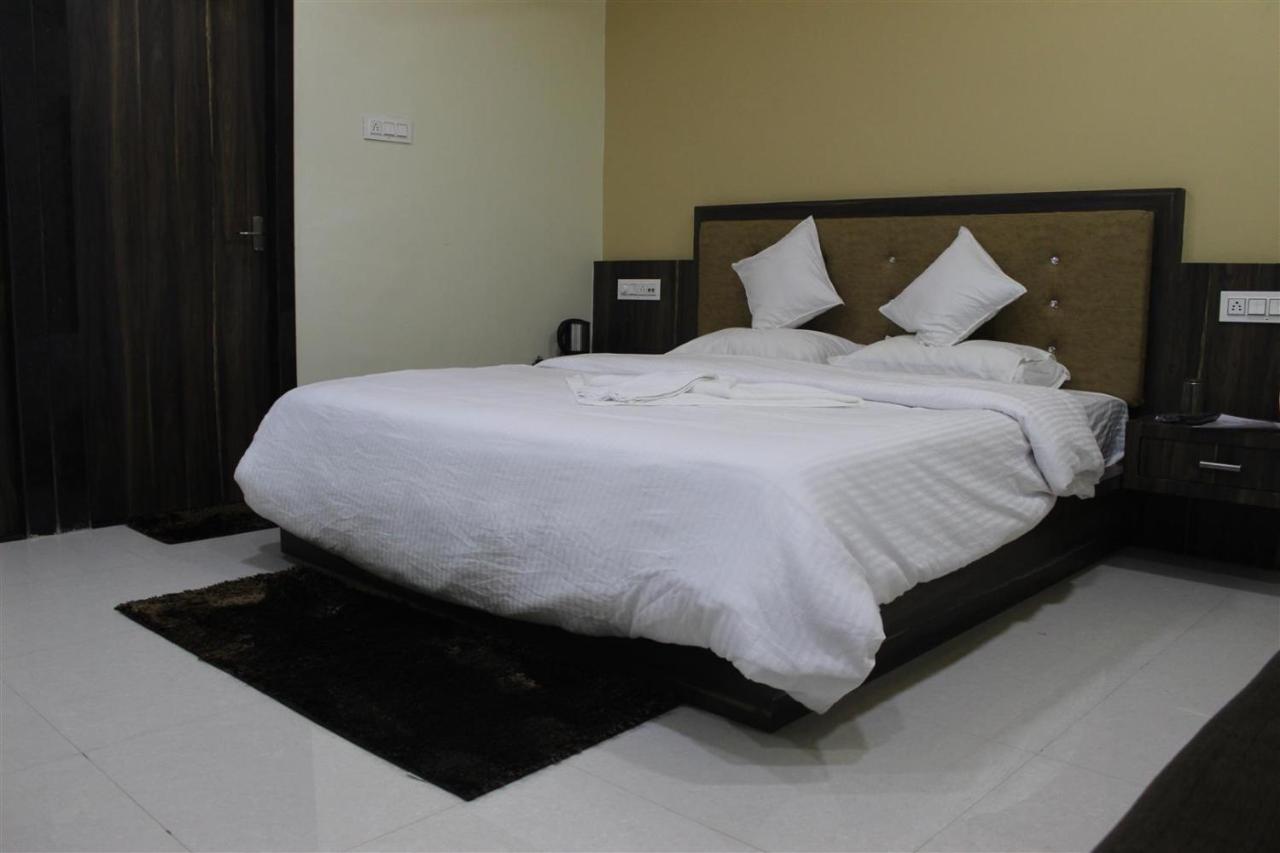 Hotel Shri Sharanam Maheshwar Ngoại thất bức ảnh